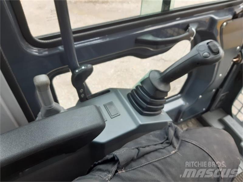  - - -  xcmg  xe150e Roomikekskavaatorid
