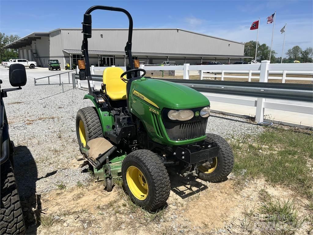 John Deere 2025R Kompakttraktorid