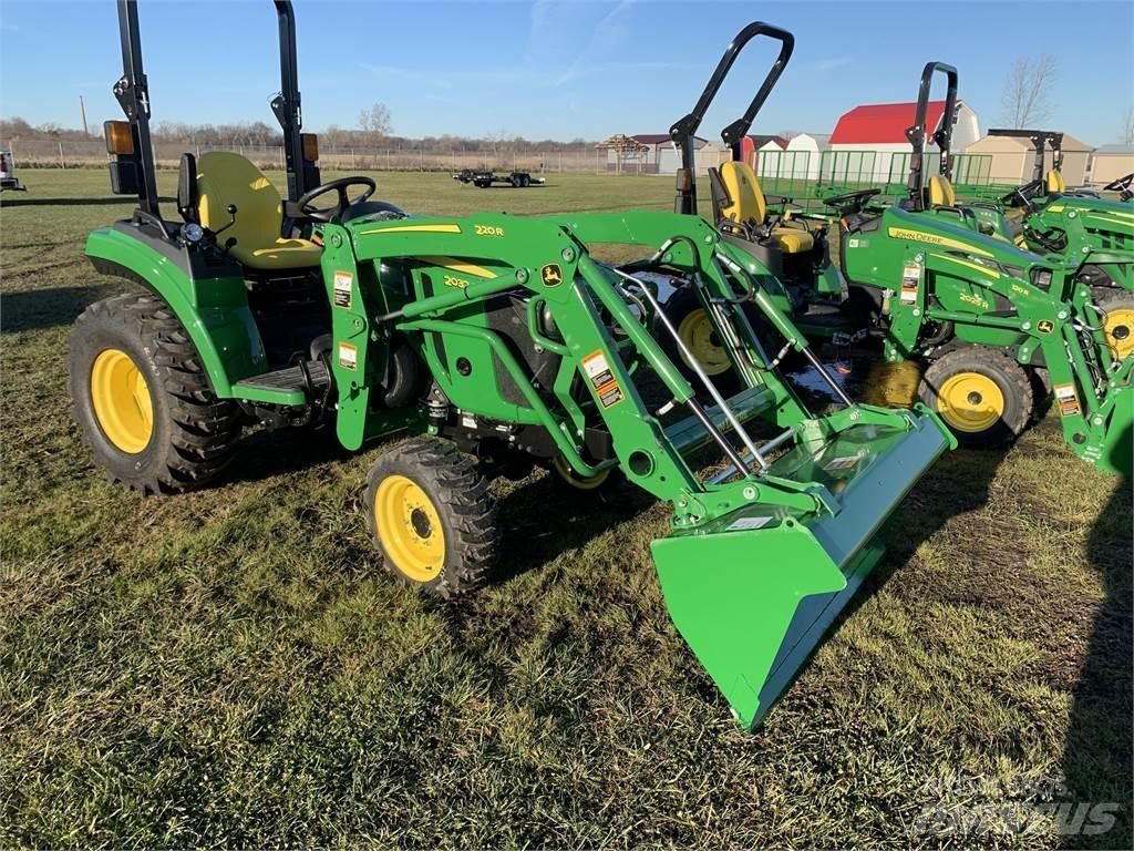 John Deere 2032R Kompakttraktorid