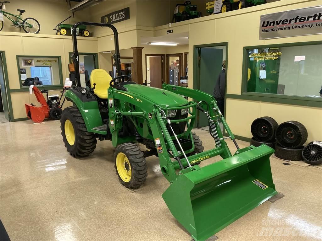John Deere 2032R Kompakttraktorid