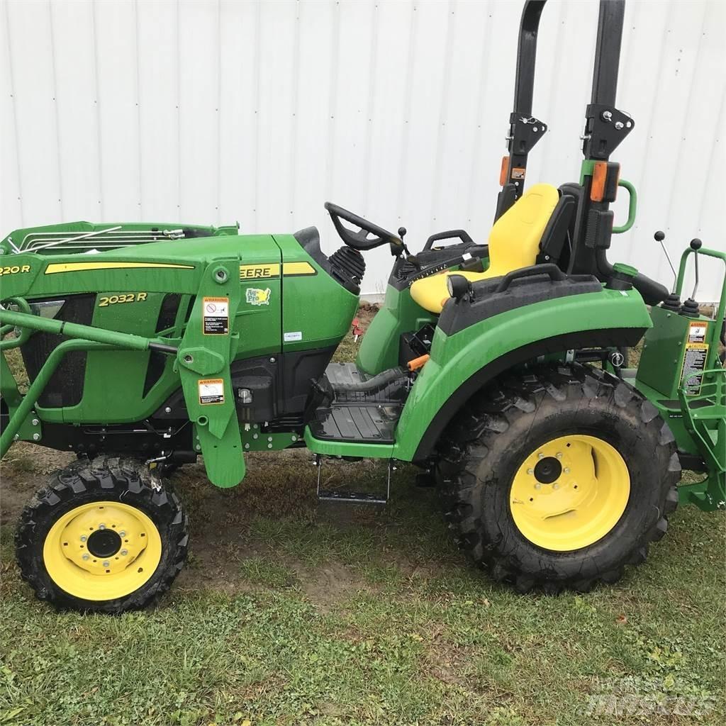 John Deere 2032R Kompakttraktorid