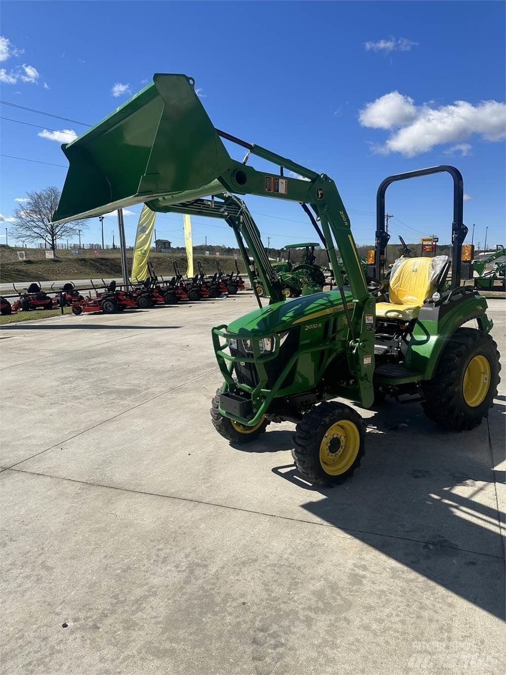 John Deere 2032R Kompakttraktorid