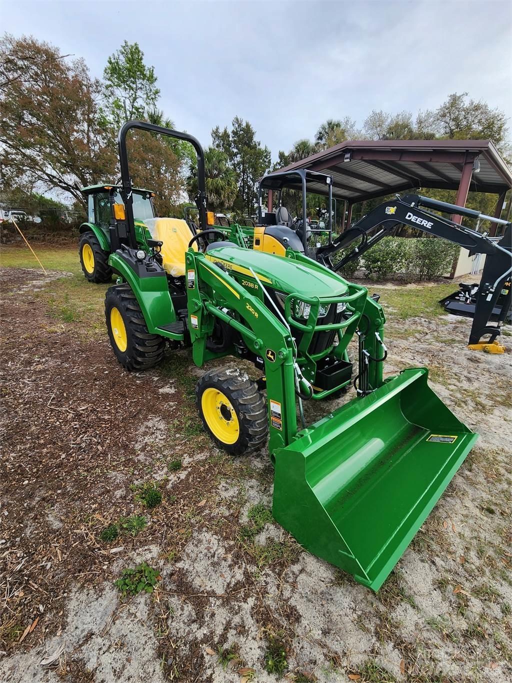 John Deere 2038R Kompakttraktorid