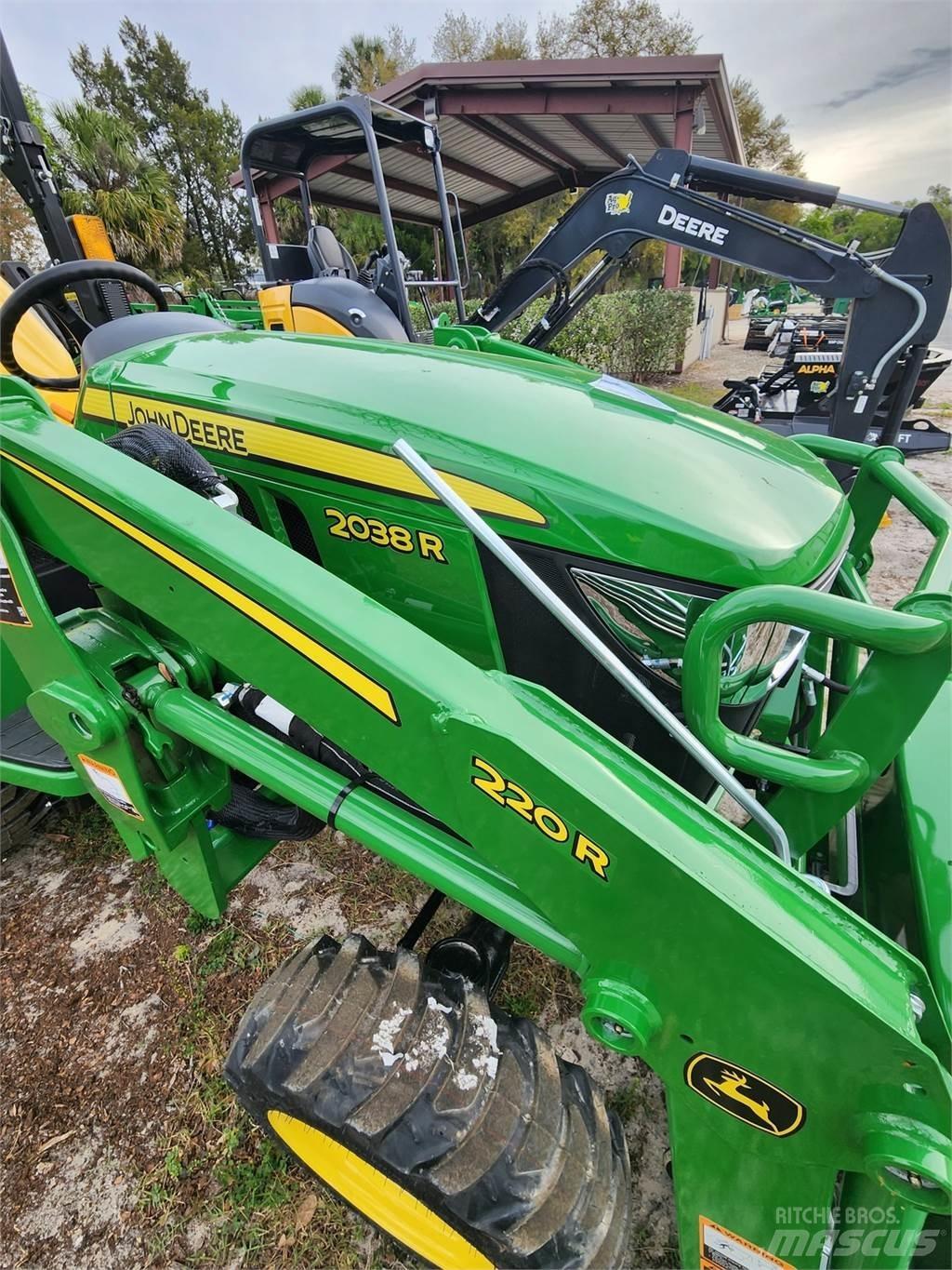 John Deere 2038R Kompakttraktorid