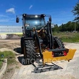 John Deere 204 G Väikelaadurid