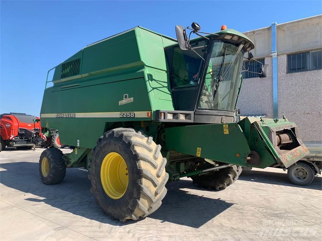 John Deere 2258 Teraviljakombainid
