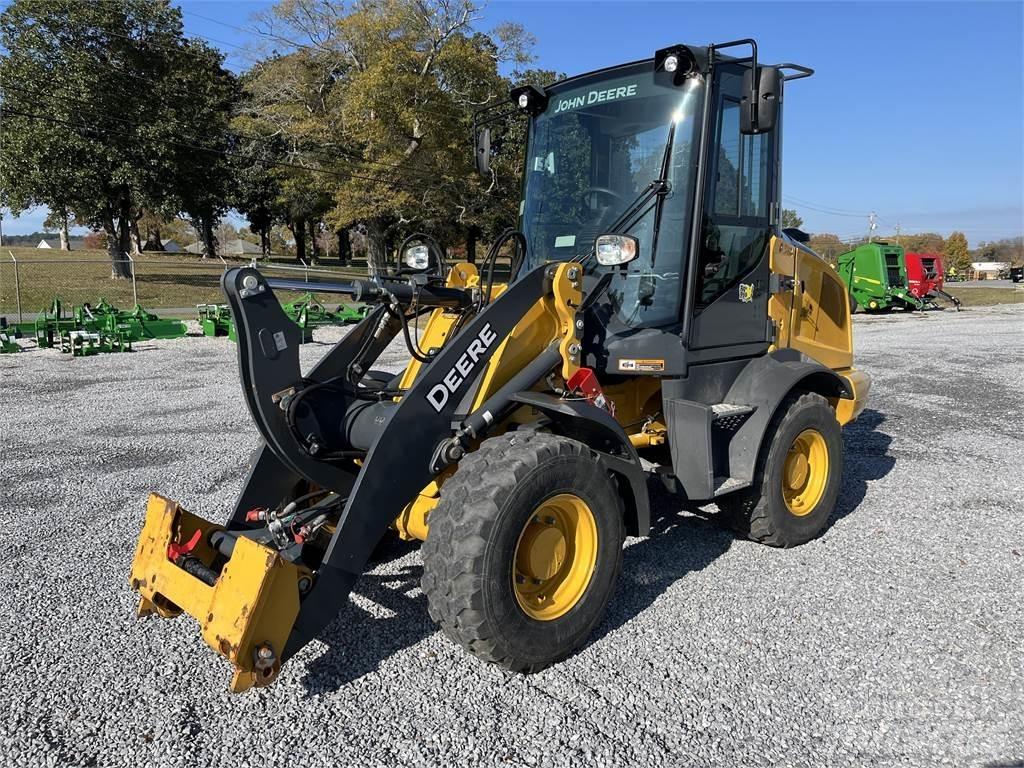 John Deere 244L Väikelaadurid