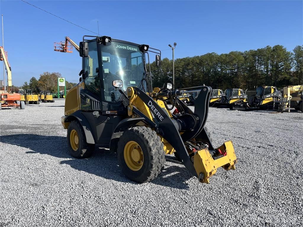 John Deere 244L Väikelaadurid
