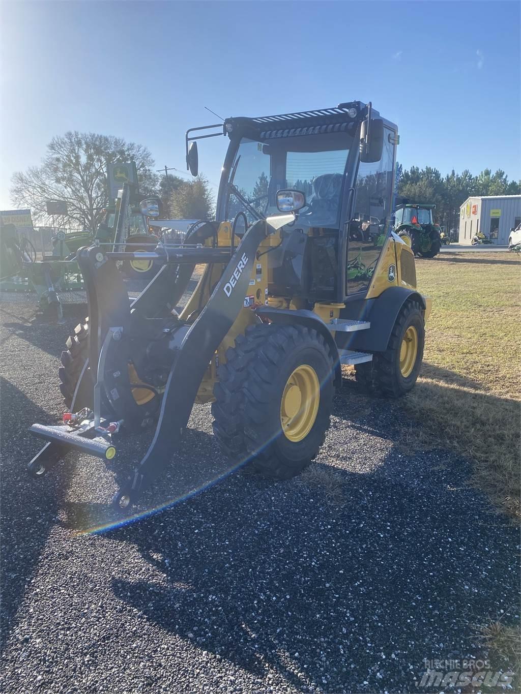 John Deere 304 G Väikelaadurid