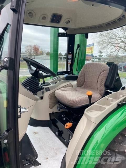 John Deere 3046R Traktorid