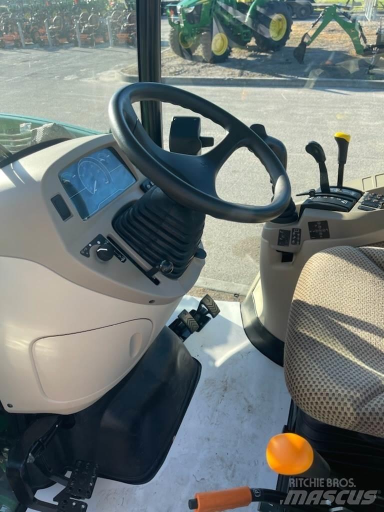 John Deere 3046R Traktorid