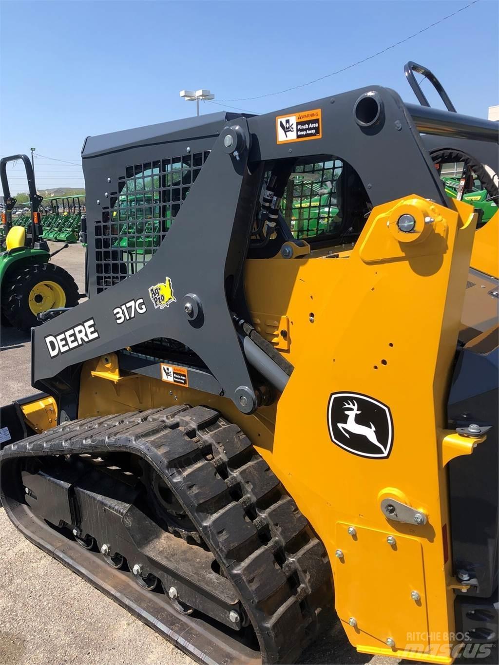 John Deere 317G Väikelaadurid
