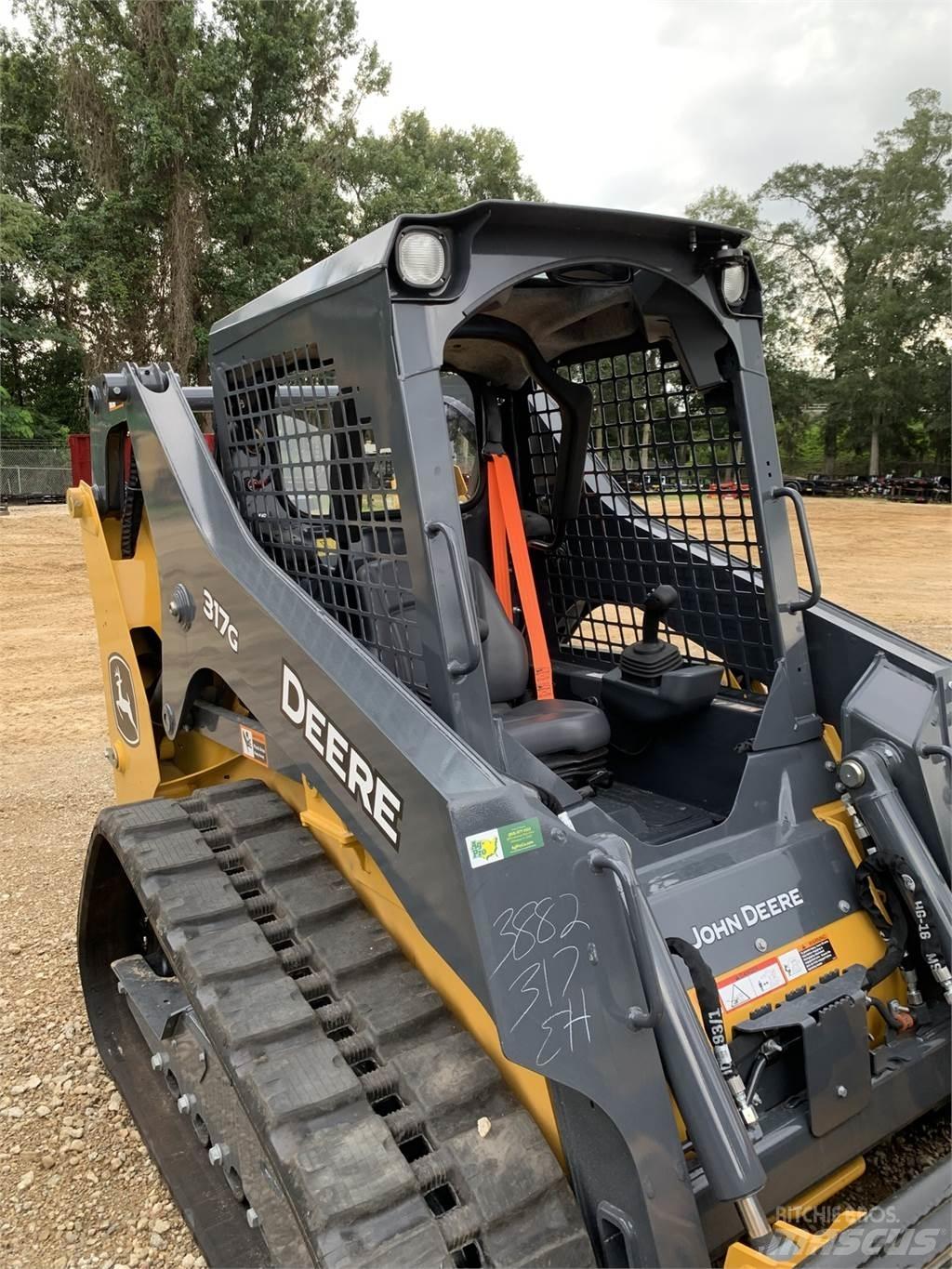 John Deere 317G Väikelaadurid