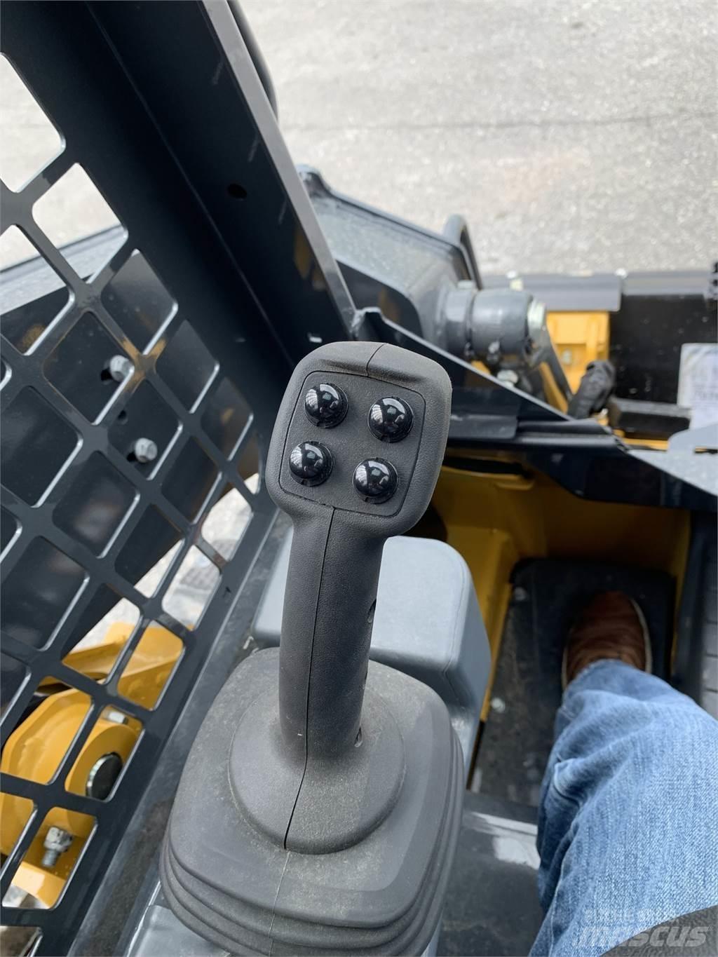 John Deere 317G Väikelaadurid