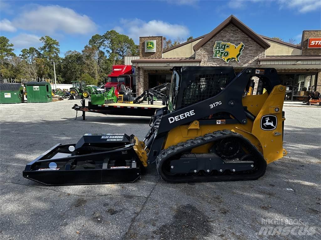 John Deere 317G Väikelaadurid