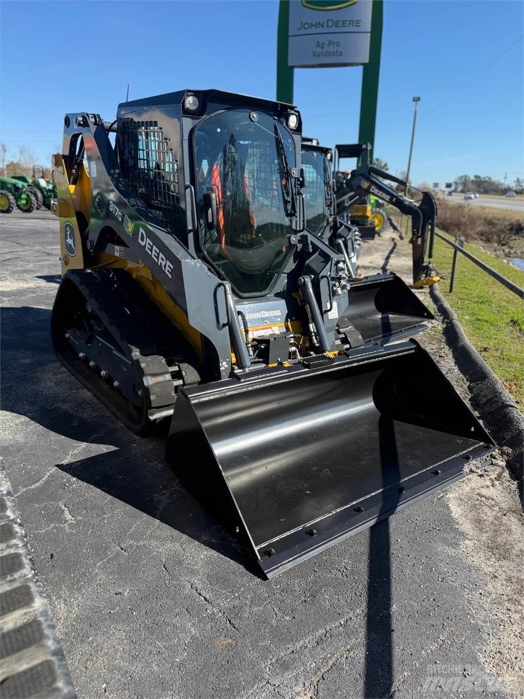 John Deere 317G Väikelaadurid