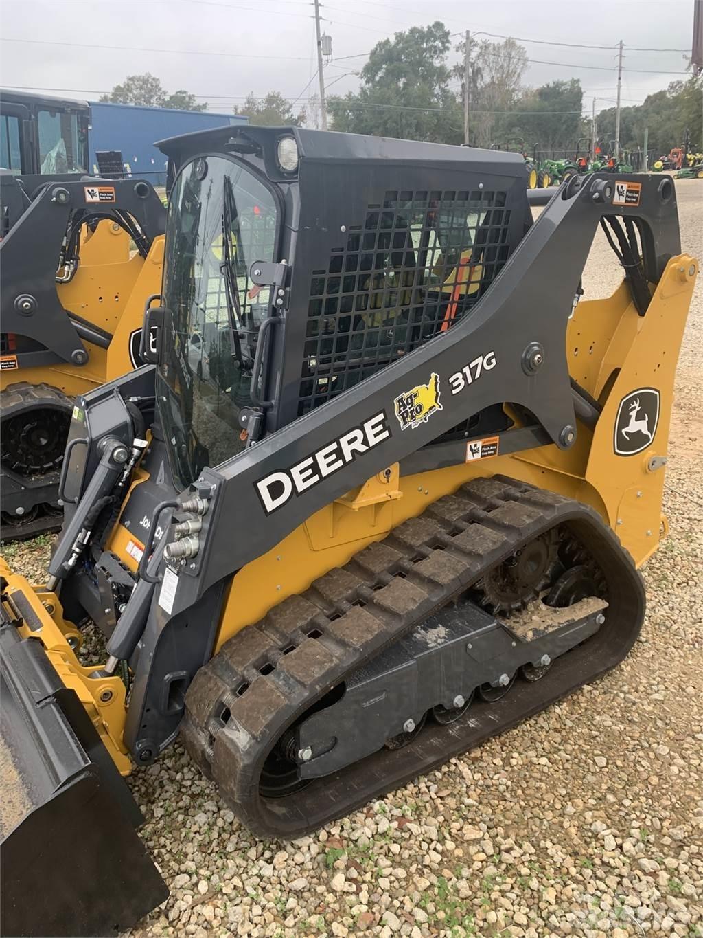 John Deere 317G Väikelaadurid