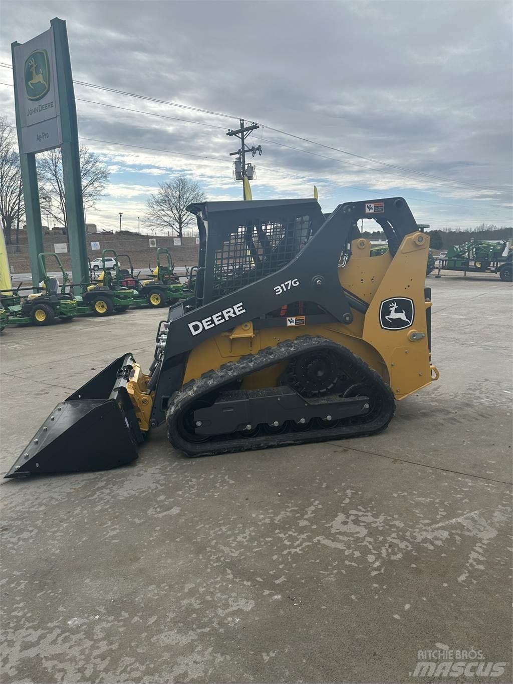 John Deere 317G Väikelaadurid
