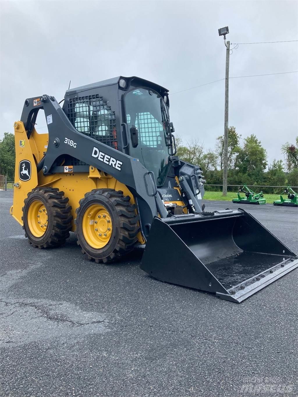 John Deere 318G Kompaktlaadurid