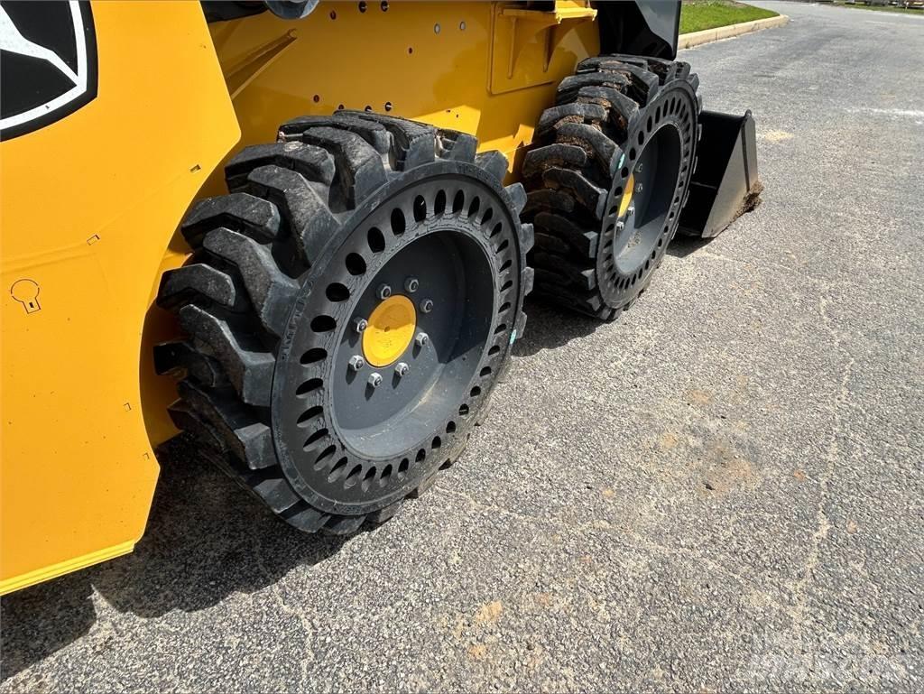 John Deere 318G Kompaktlaadurid