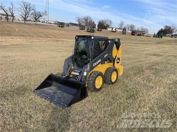 John Deere 318G Kompaktlaadurid