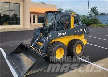 John Deere 320G Kompaktlaadurid