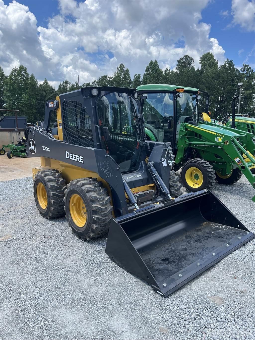 John Deere 320G Kompaktlaadurid