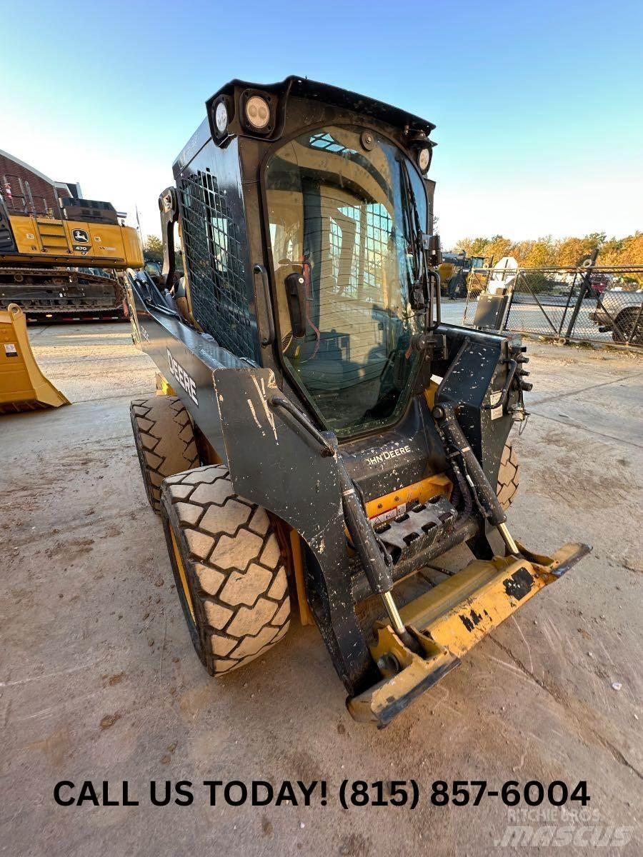 John Deere 320G Kompaktlaadurid