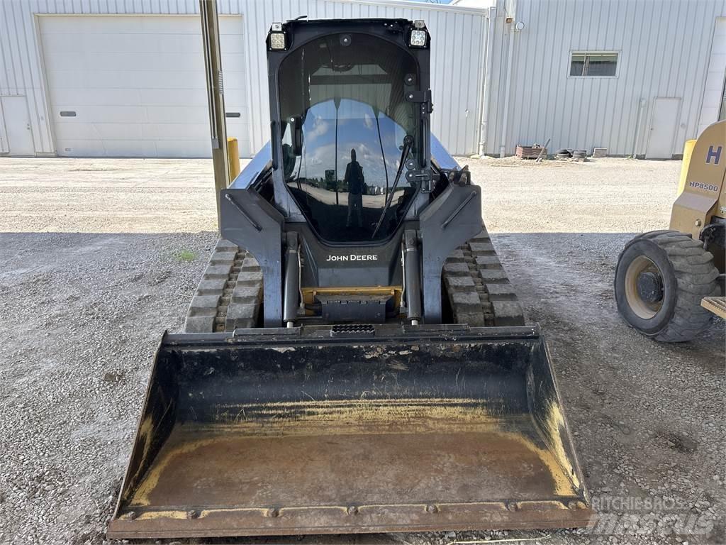 John Deere 323D Väikelaadurid