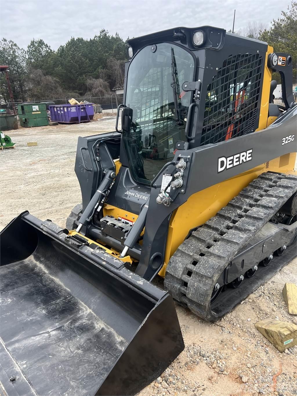 John Deere 325G Väikelaadurid