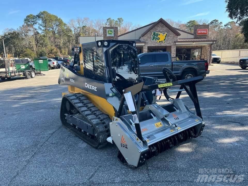 John Deere 325G Väikelaadurid