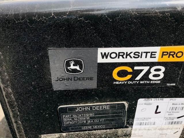 John Deere 325G Väikelaadurid