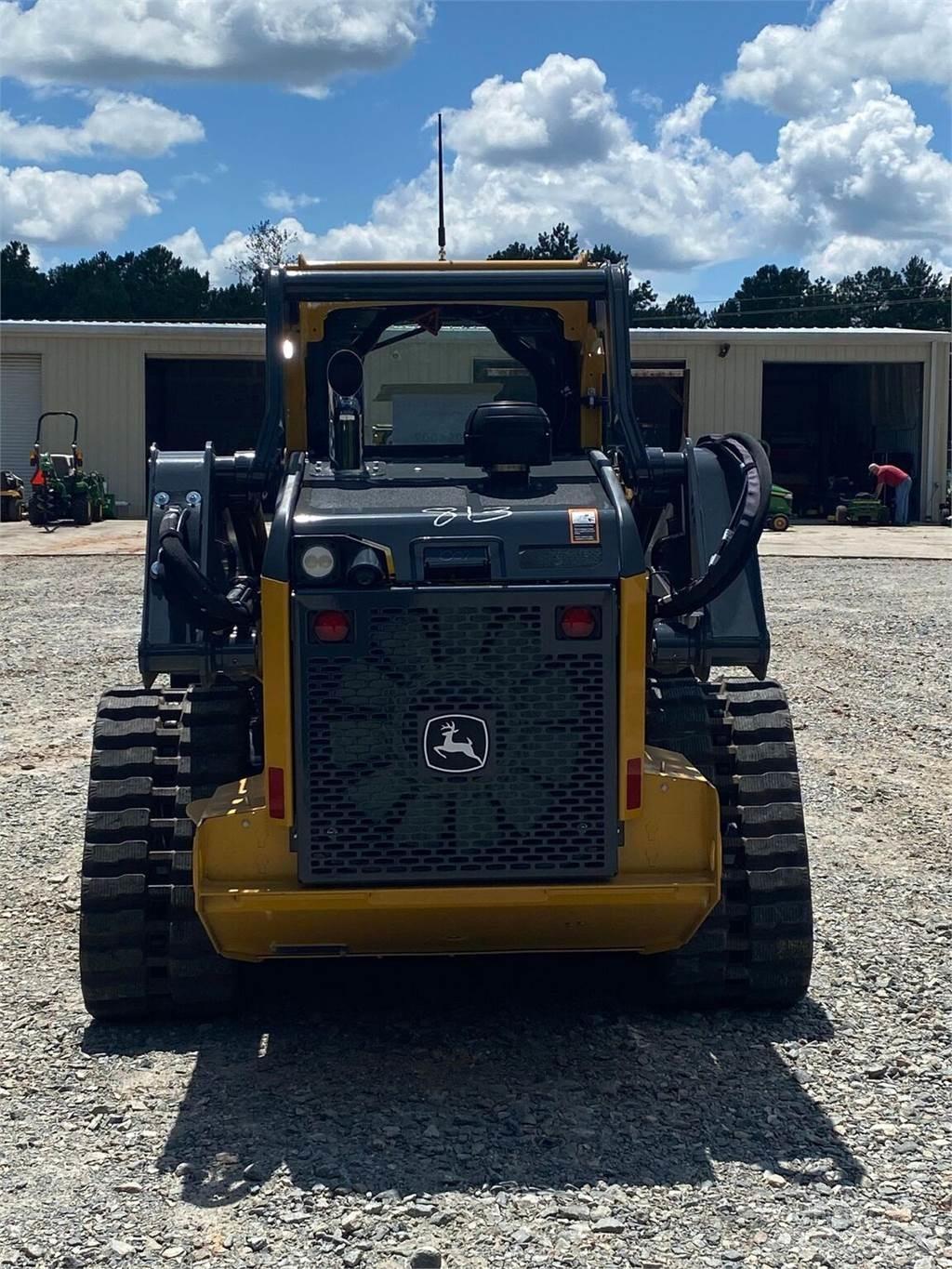 John Deere 325G Väikelaadurid
