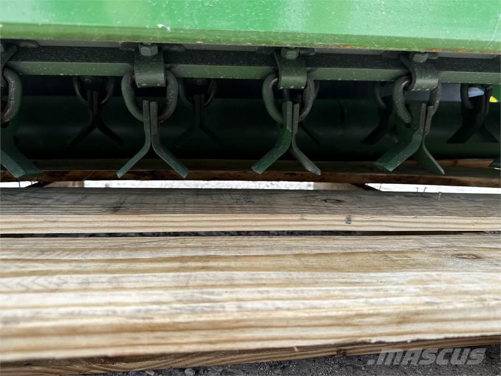 John Deere 390 Niidukid