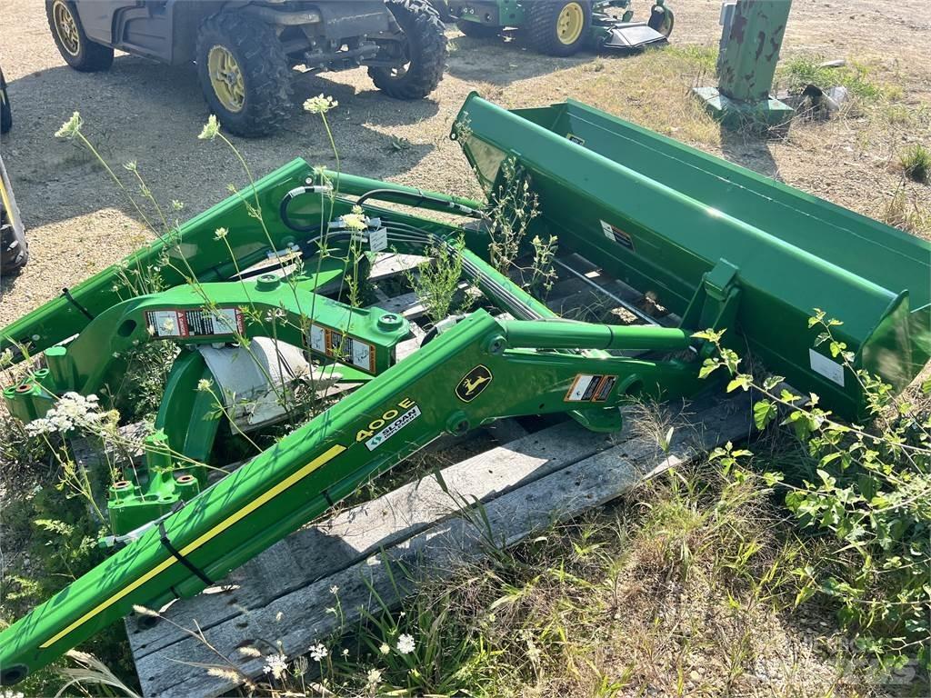 John Deere 400E Traktorid