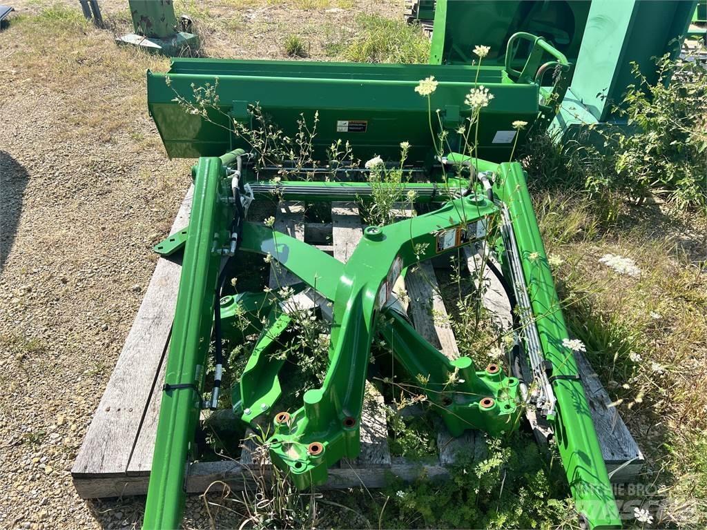 John Deere 400E Traktorid