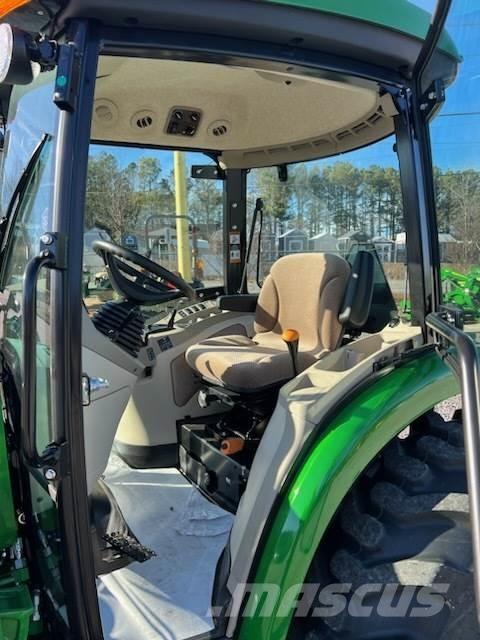 John Deere 4044R Traktorid