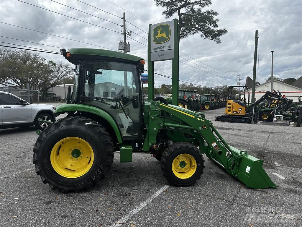 John Deere 4066R Traktorid