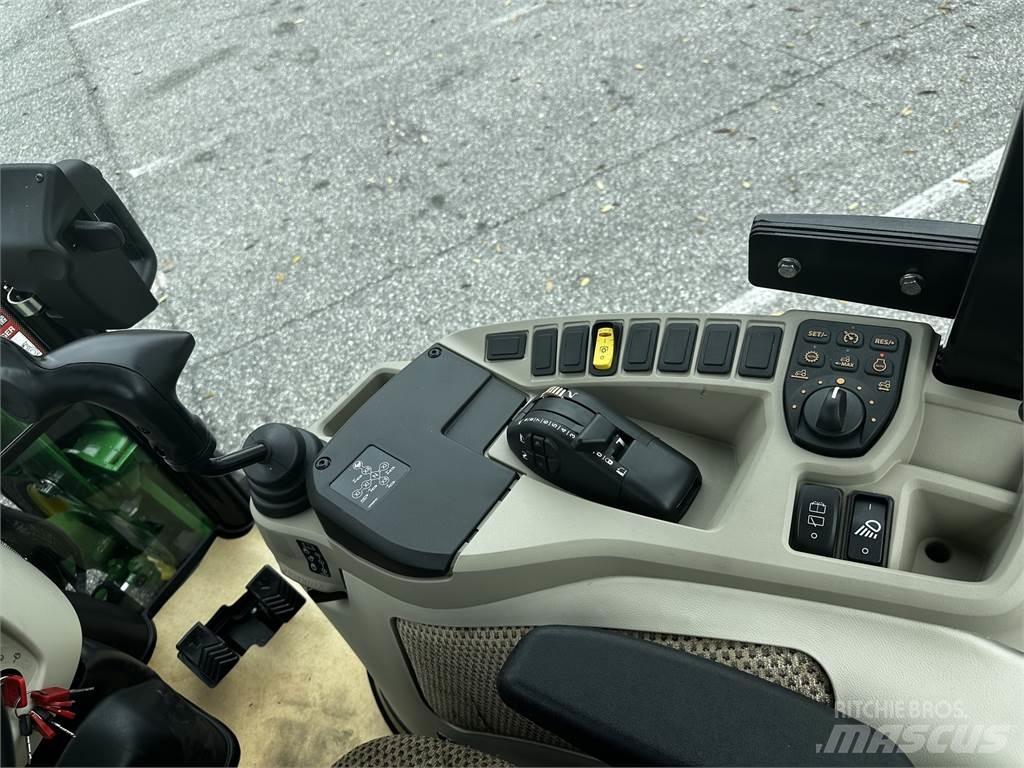 John Deere 4066R Traktorid