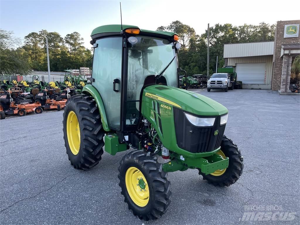 John Deere 4066R Traktorid