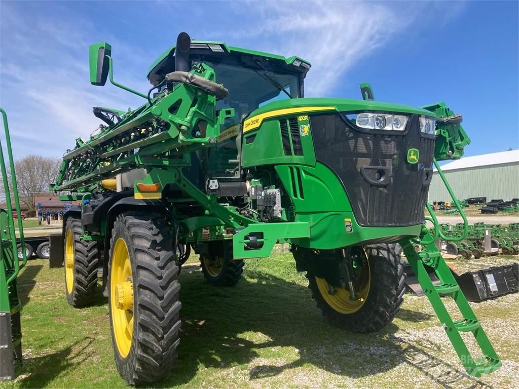 John Deere 410R Haagispritsid
