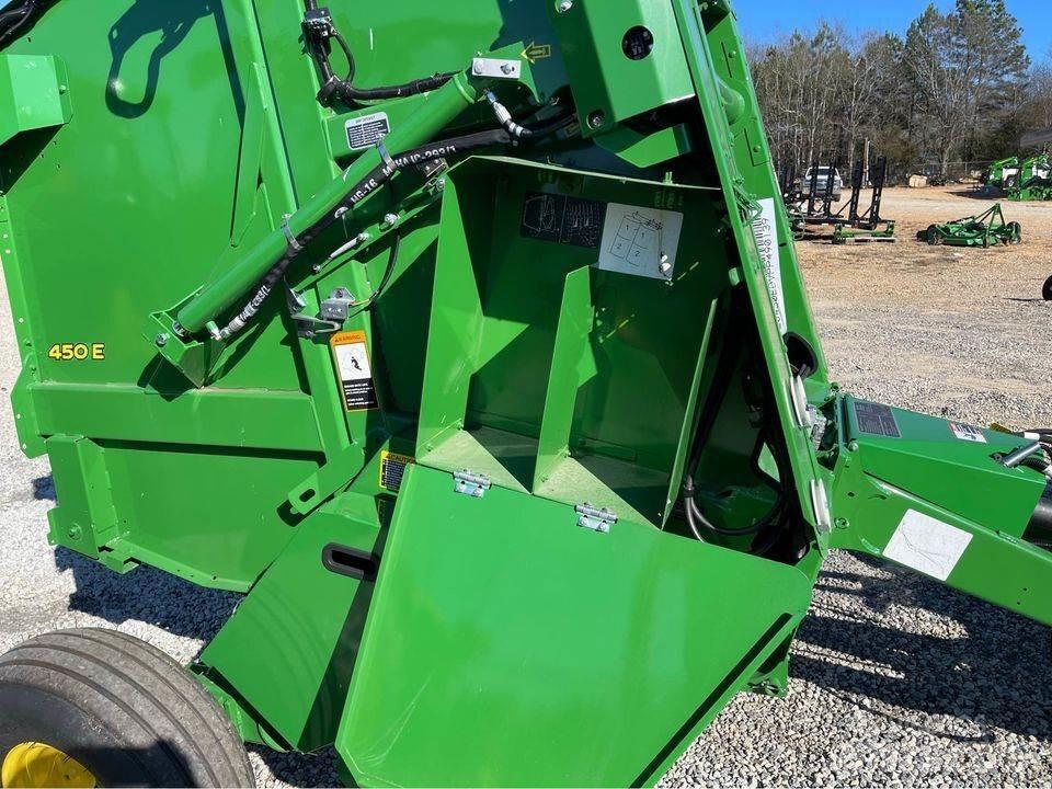 John Deere 450E Ruloonpressid
