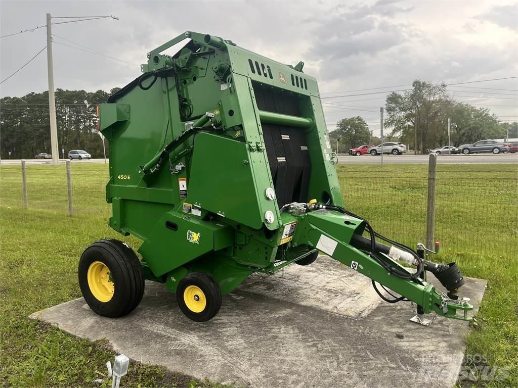 John Deere 450E Ruloonpressid