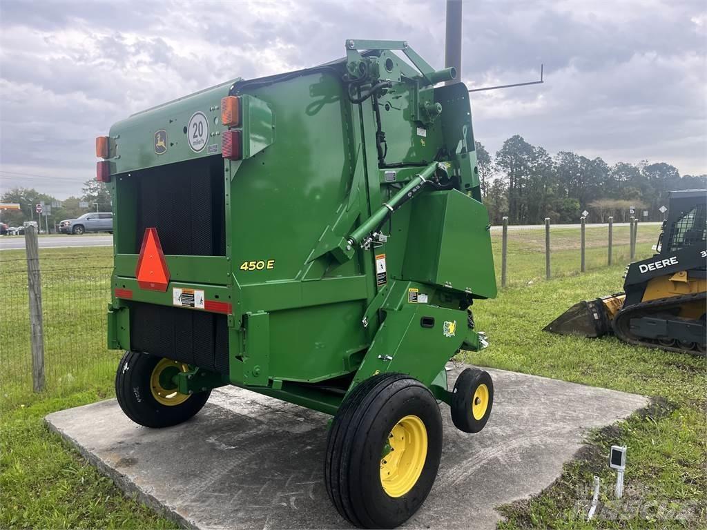John Deere 450E Ruloonpressid