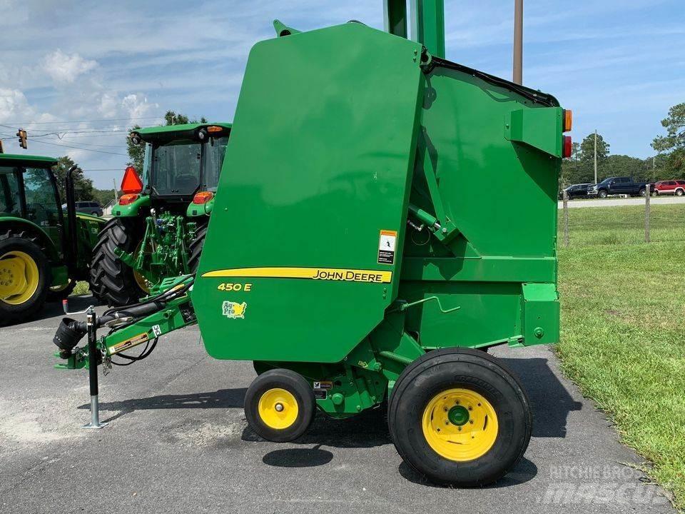 John Deere 450E Ruloonpressid