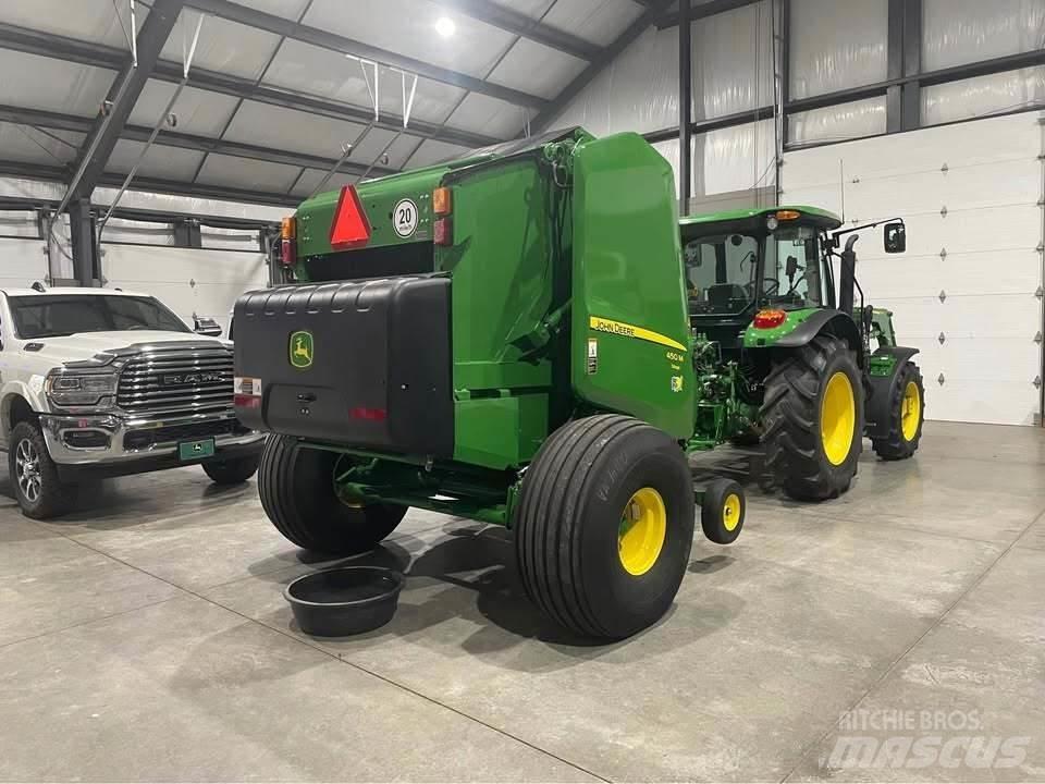 John Deere 450M Ruloonpressid