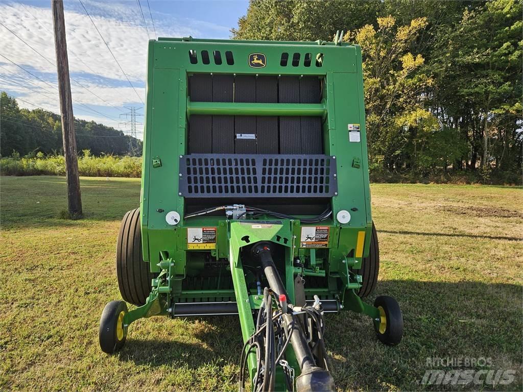 John Deere 451M Ruloonpressid
