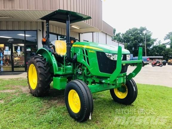 John Deere 5045E Traktorid