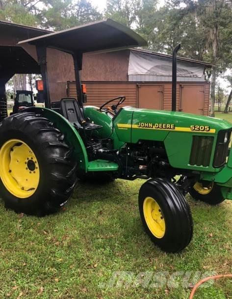 John Deere 5205 Traktorid