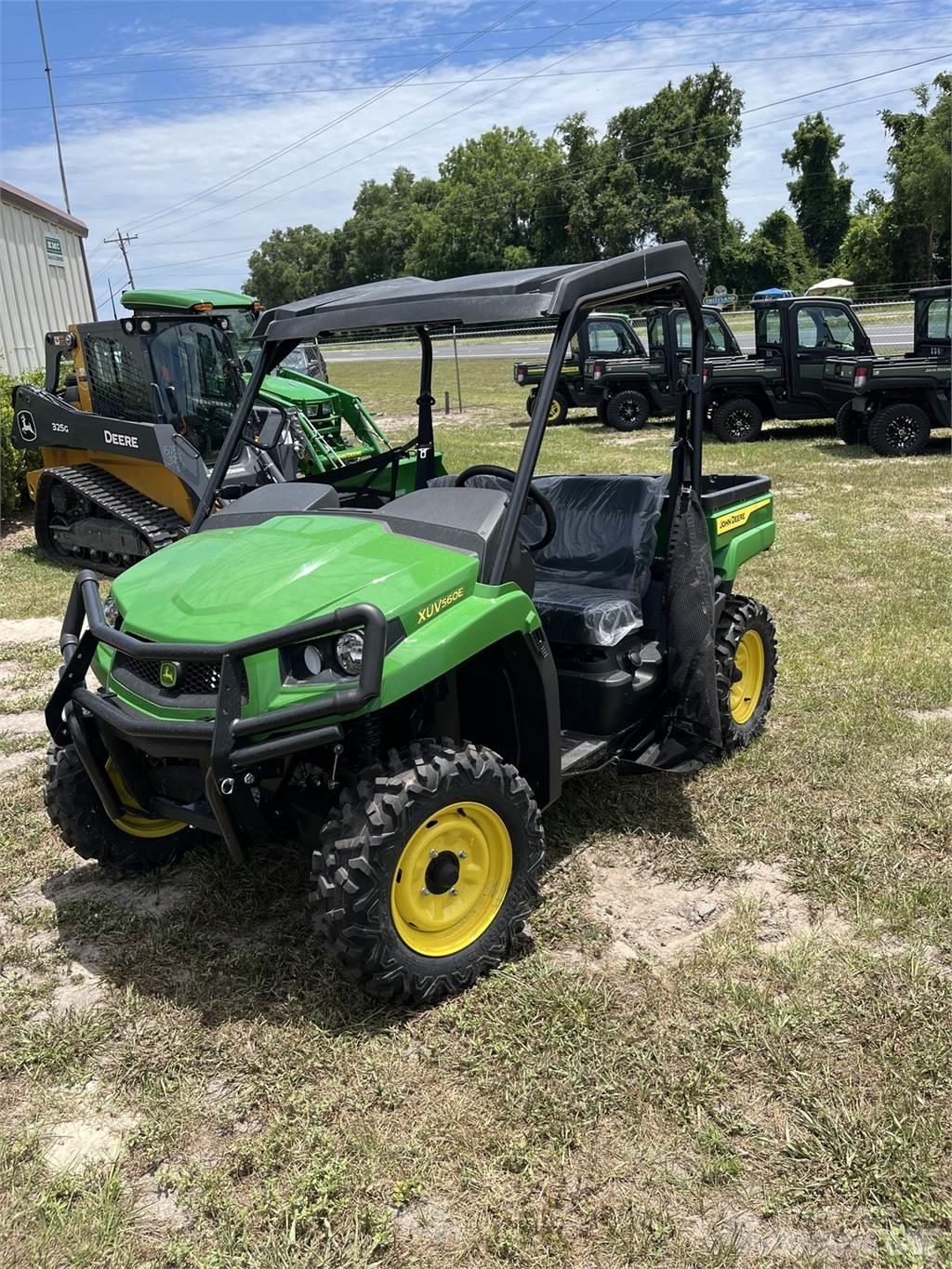 John Deere 560E Kommunaalteenuste tehnika